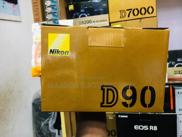 Nikon D90 Camera With 18-104 Lens · Photo 1