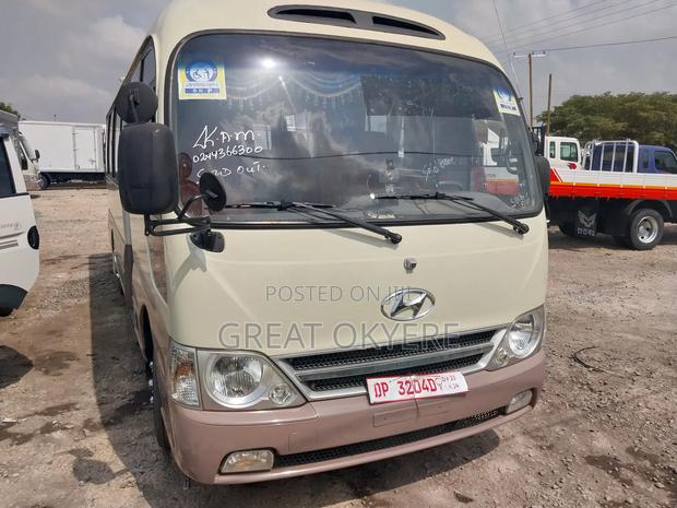 Hyundai County 2015 Brown · Photo 1