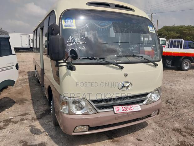 Hyundai County 2015 Brown · Photo 2