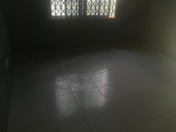 1bdrm Apartment in Estate Agency, Baatsona Total for rent · Photo 3