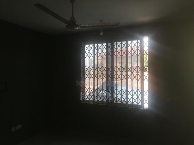 1bdrm Apartment in Estate Agency, Baatsona Total for rent · Photo 4