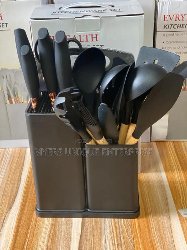 Quality 19pcs Silicon Laddle With Chopping Board · Photo 1