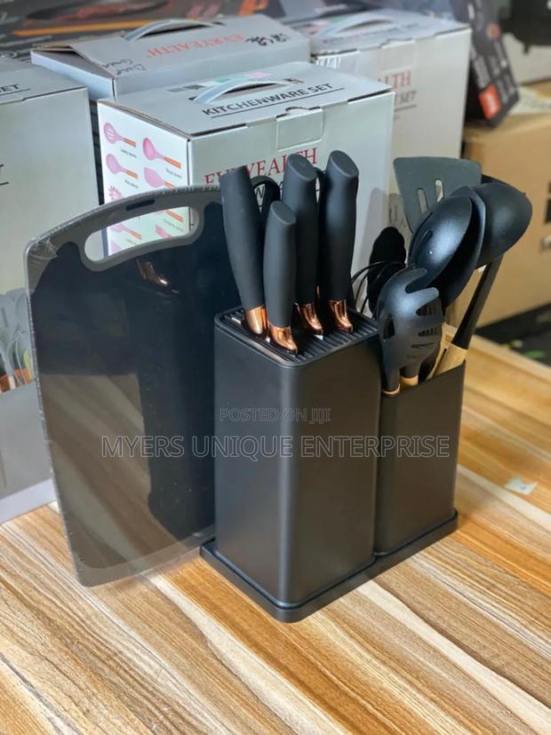 Portable 19pcs Silicon Laddle With Chopping Board · Photo 1