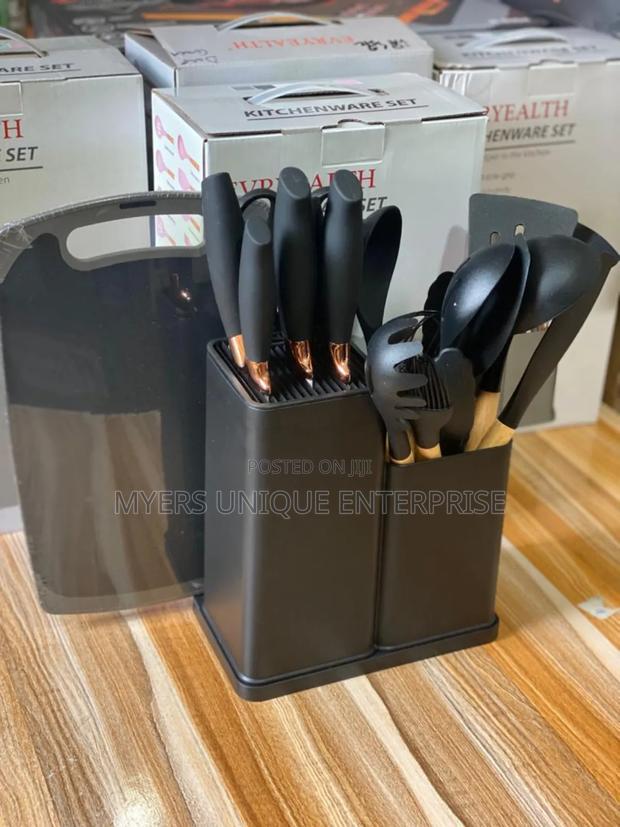 Functional 19pcs Silicon Laddle With Chopping Board · Photo 1