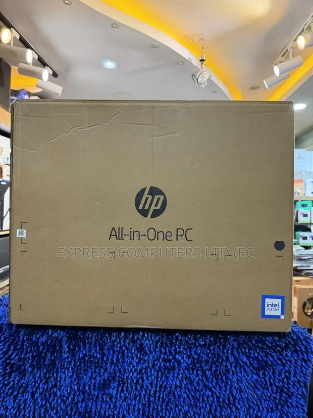 New HP 200 G4 22 All-in-One 8GB Intel Core i3 SSD 256GB · Photo 1