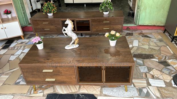 Set of Tv Stand and Center Table · Photo 1