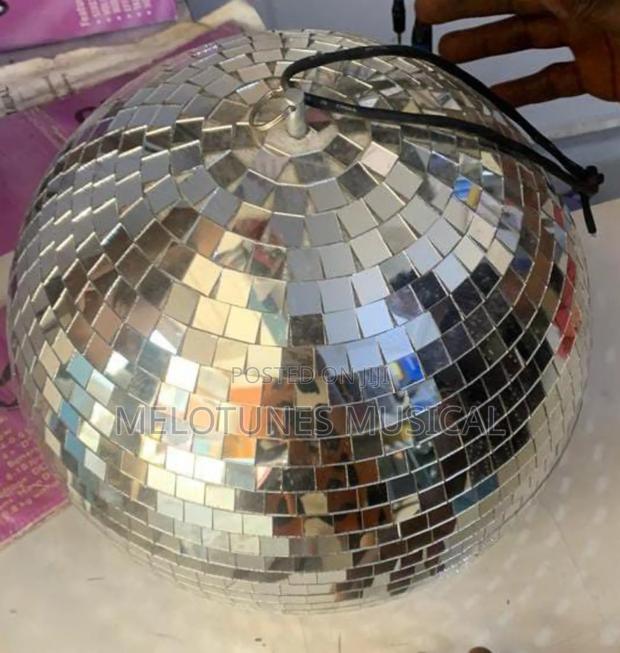 Mirror Disco Ball 30x30 {Silver} · Photo 1