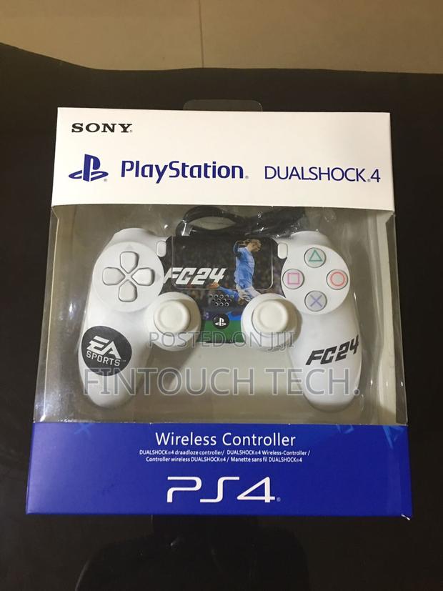 Sony Playstation Dualshock 4 Wireless Game Controller · Photo 1