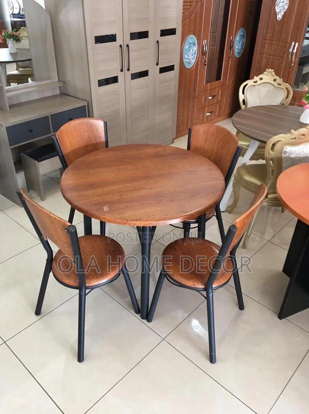 Dinning Table · Photo 1