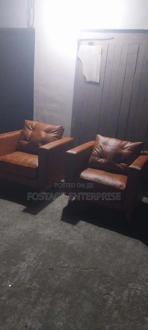 2 Set Single Sofa · Photo 1