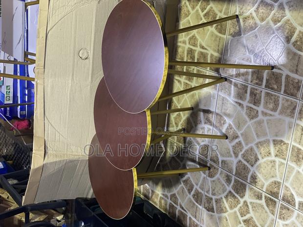 Side Table · Photo 4
