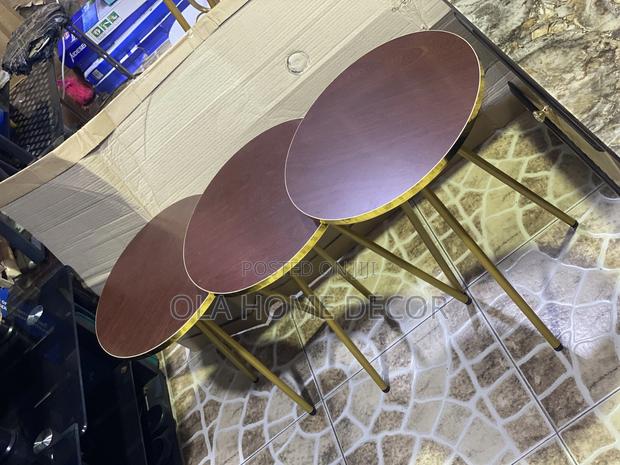 Side Table · Photo 5