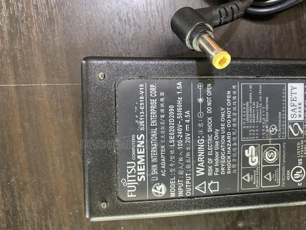 Fujitsu Laptop Adapter/Charger 20v~~4.5A (90w)Uk Used · Photo 2