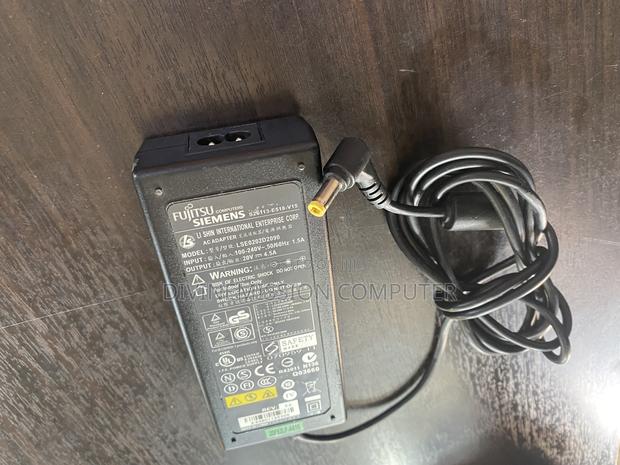 Fujitsu Laptop Adapter/Charger 20v~~4.5A (90w)Uk Used · Photo 4