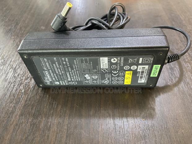 Fujitsu Laptop Adapter/Charger 20v~~4.5A (90w)Uk Used · Photo 6