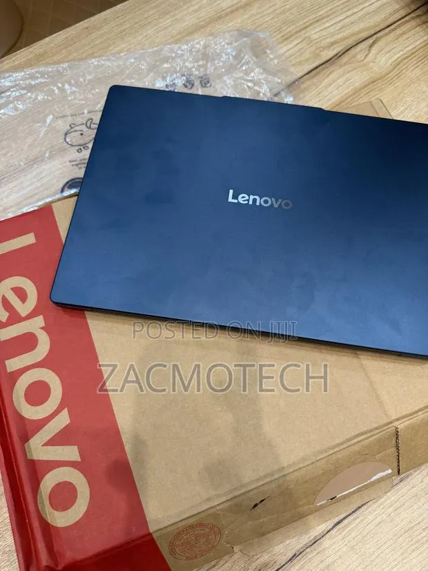 New Laptop Lenovo Ideapad 3 16GB Intel Core i5 SSD 512GB · Photo 1