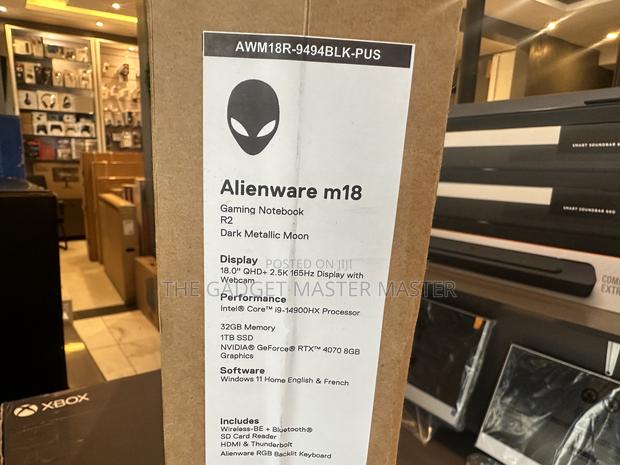 New Laptop Dell Alienware M18 R2 32GB Intel Core Ultra 9 SSD 1T · Photo 1