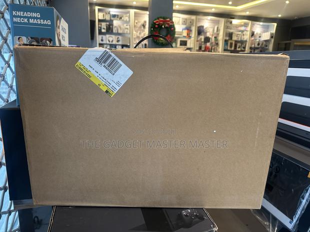 New Laptop Dell Alienware M18 R2 32GB Intel Core Ultra 9 SSD 1T · Photo 3