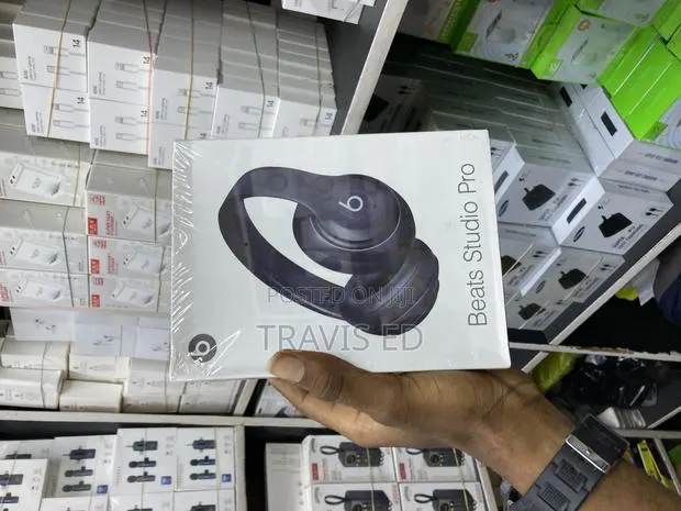 Beats Studio Pro Headset · Photo 1