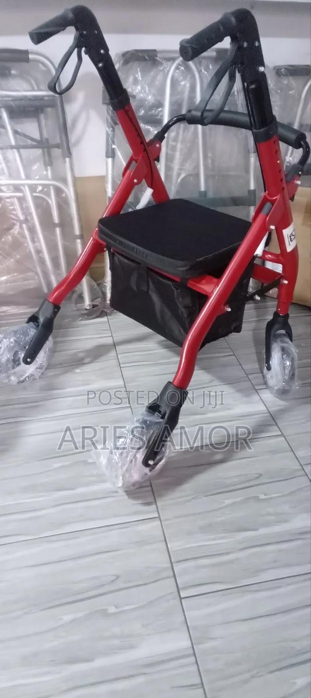 Pusher Walker ( Rollator) · Photo 3