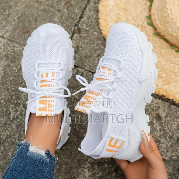 Women's Casual Sneakers · Photo 1