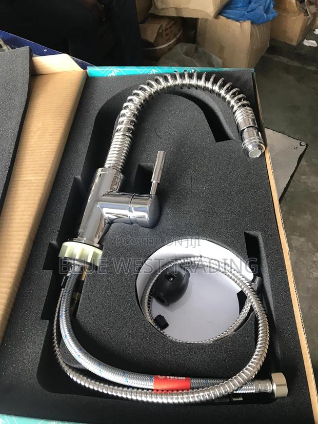 Pull Out Sink Tap - Pull Out Sink Faucet VADO · Photo 1