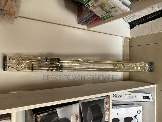 Adjustable Extendable Curtain Rod/Bar · Photo 3