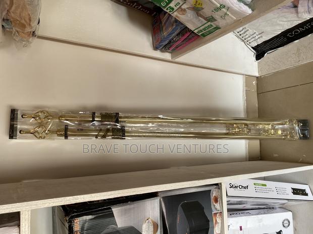 Adjustable Extendable Curtain Rod/Bar · Photo 2