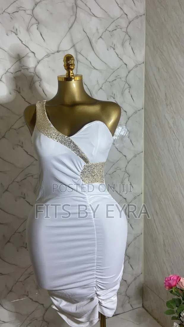 White Golden Angel · Photo 1
