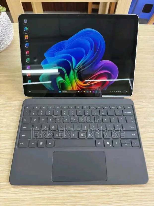 New Microsoft Surface Pro 1 TB Gray · Photo 1