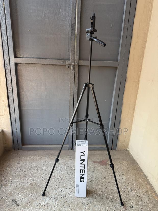 Yunteng VCT 520 Tripod + Phone Holder · Photo 1