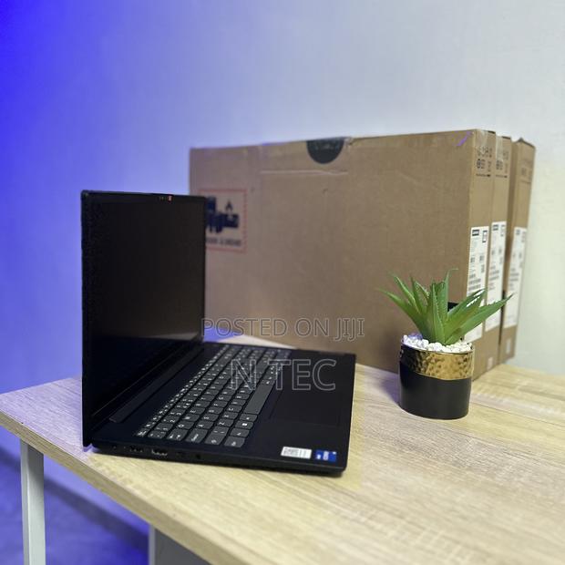New Laptop Lenovo V15 G3 16GB Intel Core I5 SSD 512GB · Photo 1