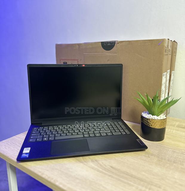 New Laptop Lenovo V15 G3 16GB Intel Core I5 SSD 512GB · Photo 2