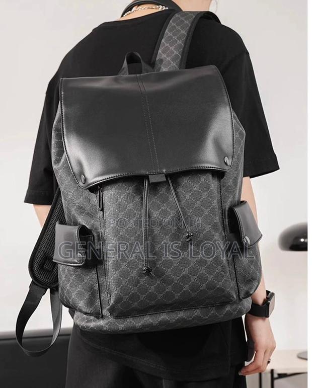 Genuine Backpack · Photo 2