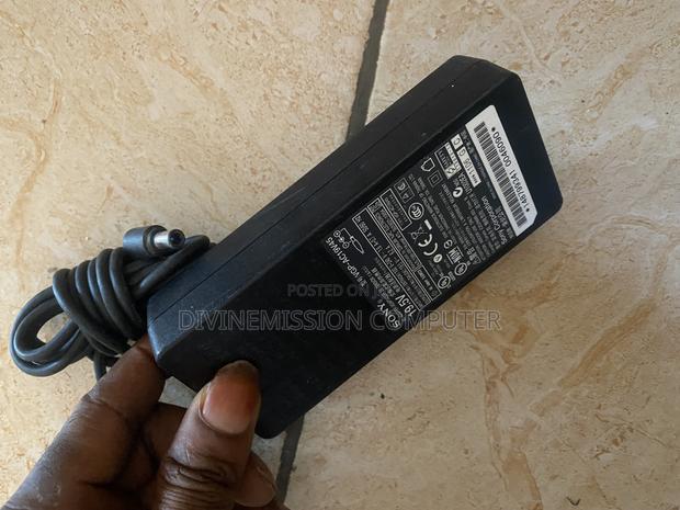 Sony Laptop/Tv Adapter 19.5v~6.2A (120w) Uk Used Original · Photo 2