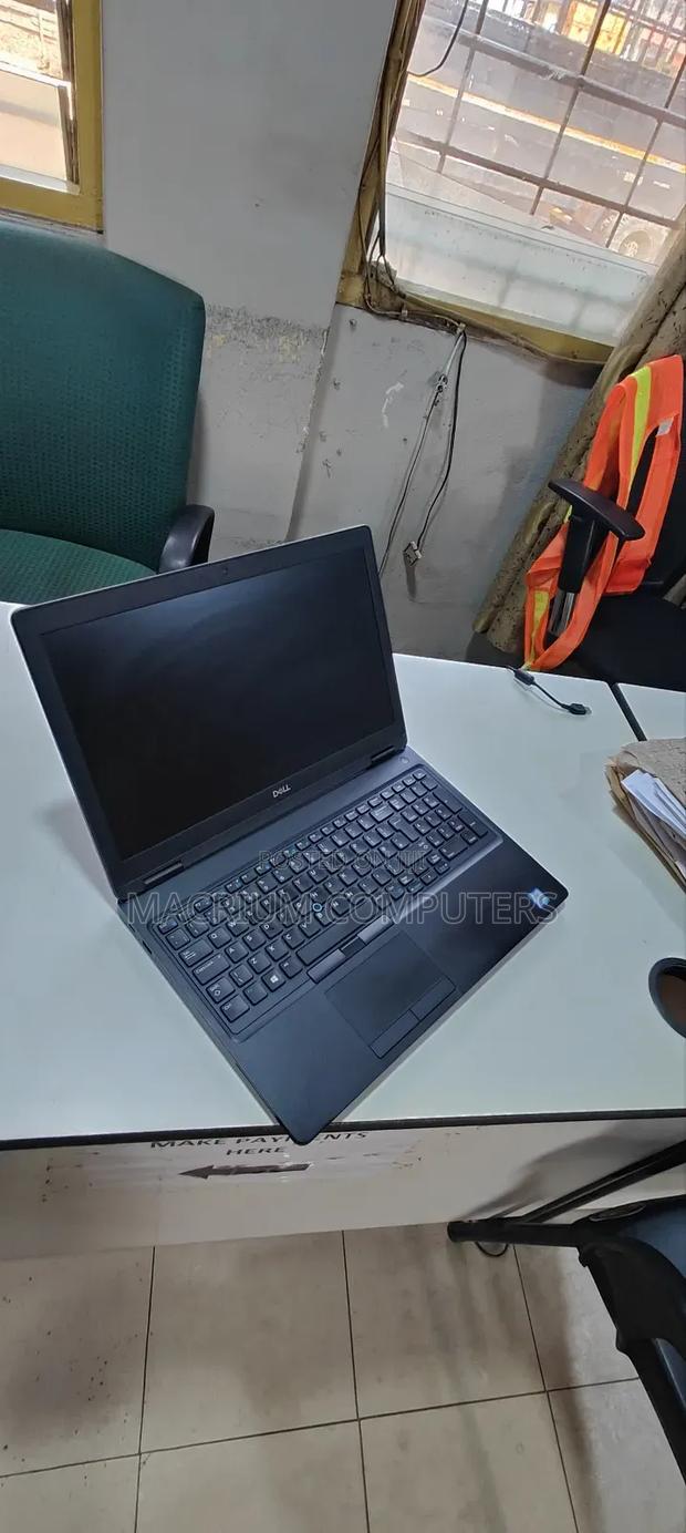 Laptop Dell Latitude 5590 8GB Intel Core I5 SSD 256GB · Photo 8