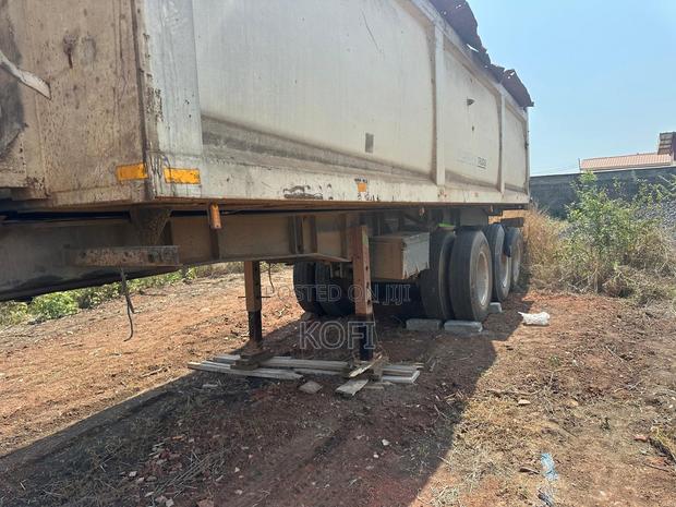 Semi Trailer Bucket- 40 Cubic Yard · Photo 4