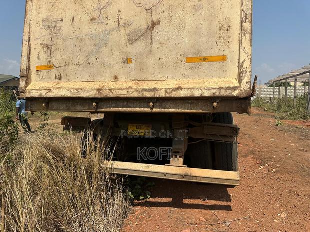 Semi Trailer Bucket- 40 Cubic Yard · Photo 6