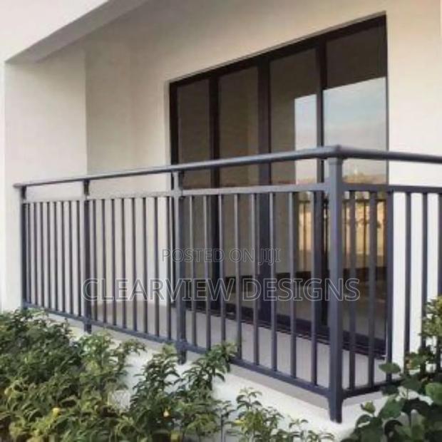 Porch Balustrade / Handrail · Photo 1