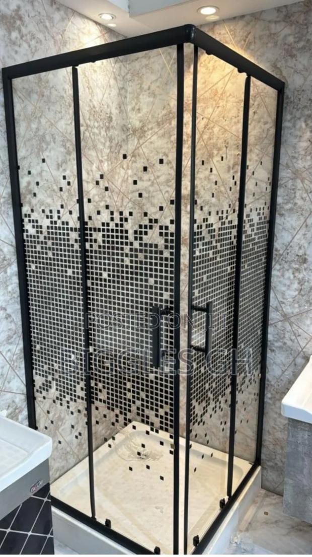 90×90 Glass Cubicle Bathroom · Photo 1
