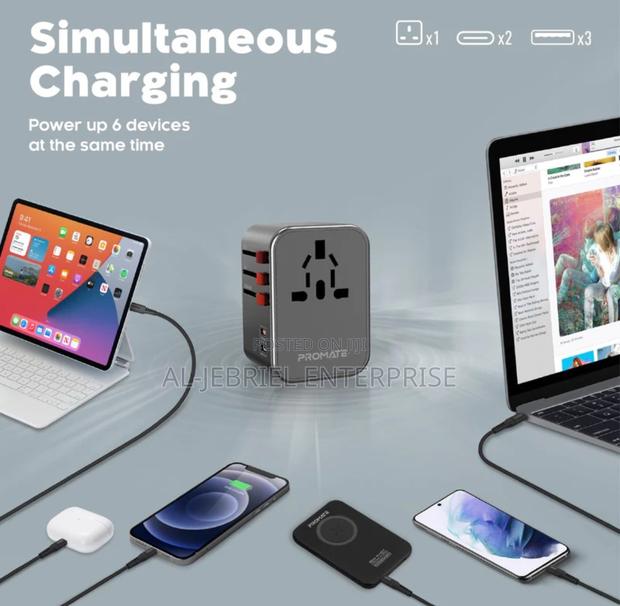 SIMULTANEOUS CHARGING PROMATE 36 Watts Travel Adapter · Photo 1