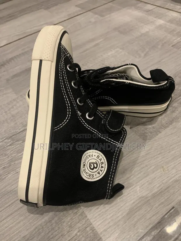Classic Toddler Black White High-Tops Canvas Kid Sneakers With Easy · Photo 3