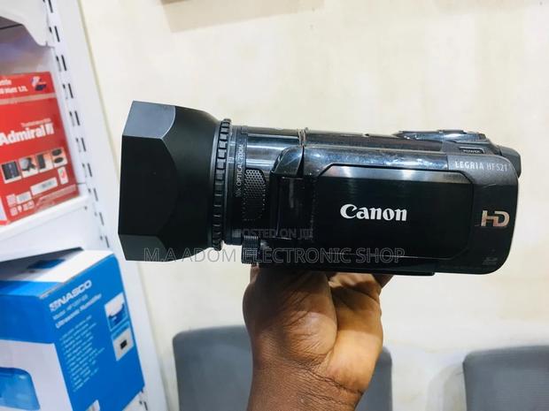 Canon Legria HF S21E: Your Pocket-Sized Filmmaker · Photo 1