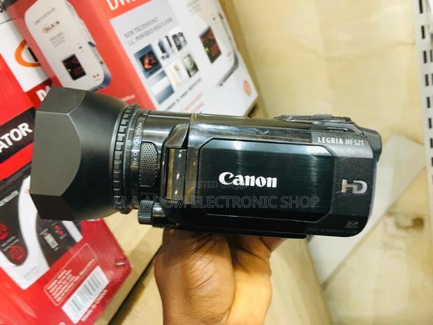 Canon Legria HF S21E: Your First Step Into Video Production · Photo 1