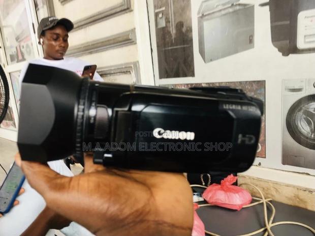 Canon LEGRIA HF S21 High Definition Digital Camcorder. · Photo 1