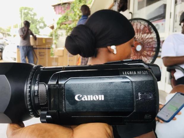 Durable Canon LEGRIA HFS21 High Definition Digital Camcorder · Photo 1