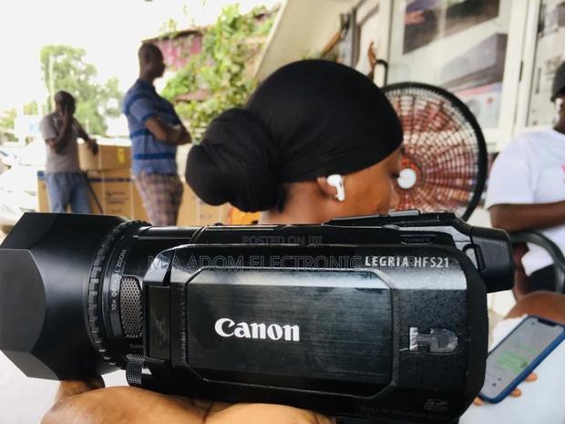 Authentic Canon LEGRIA HFS21 Dual Flash Memory PAL Camcorder · Photo 1