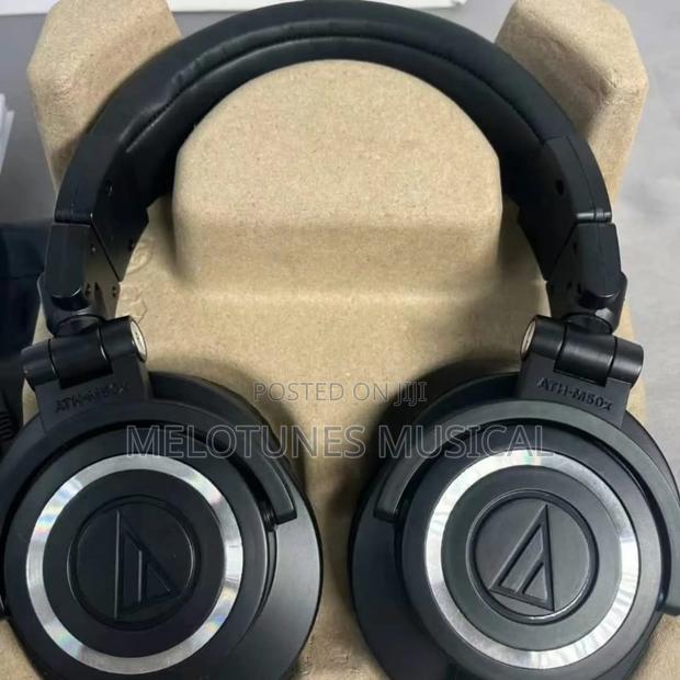 Audio-Technica Ath-M50x Professiona Studio Monitor Headphone · Photo 2