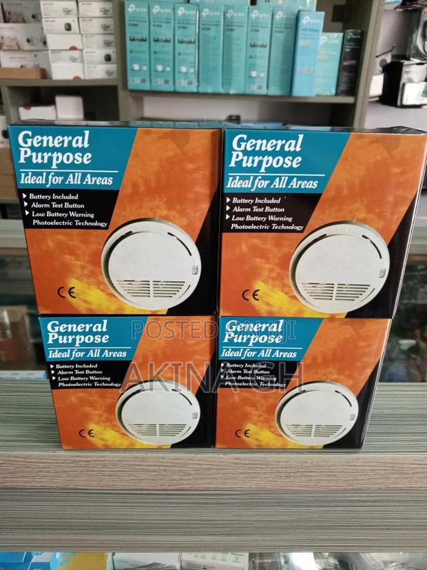 General Purpose Smoke Detector With Battery · Photo 1