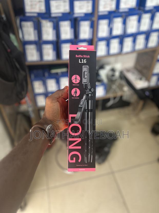 L16 Long Selfie Tripod Stand · Photo 4